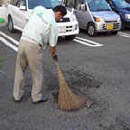 １．破損箇所の清掃